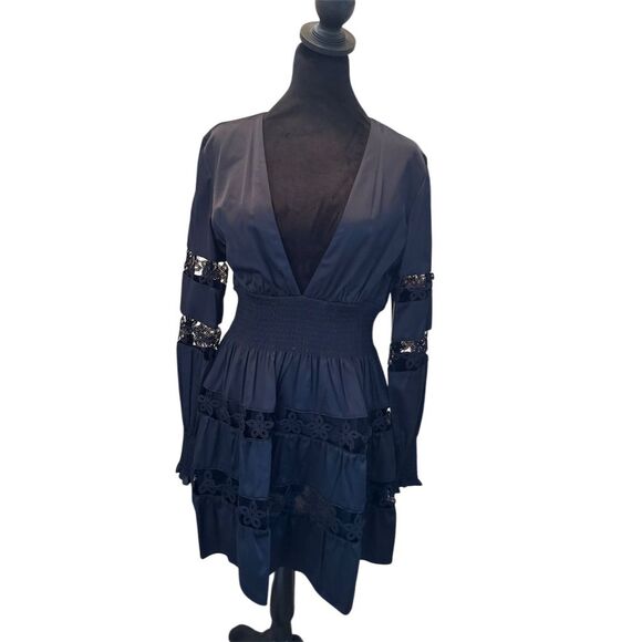 Giani Bini Black Lace Fit & Flare Mini Dress V-Neck Party Size large - Picture 1 of 8